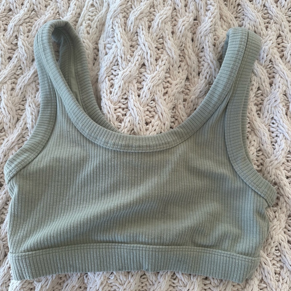 Alo wellness sports bra
